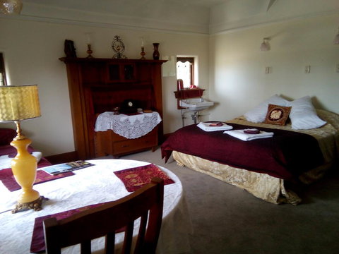 Queens Lodge Waimate - Accommodation New Zealand 0