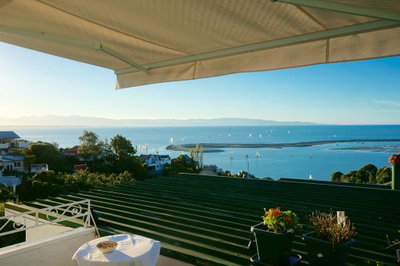 Queens Sea View B&B