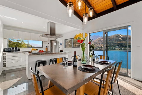 Queenstown Lakefront Dream - Accommodation New Zealand 2