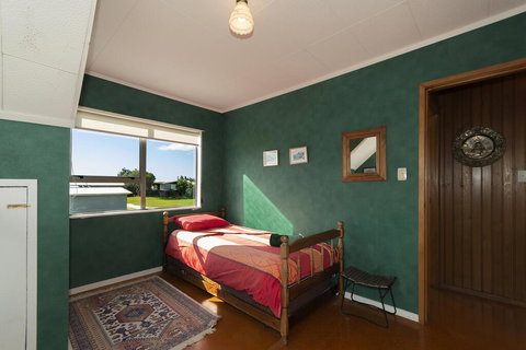 Raines Retreat With Spa - Taipa Beach Bach - Accommodation New Zealand 2