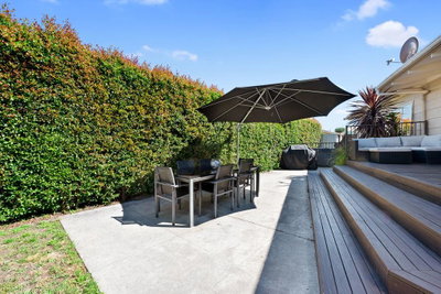 Range Beach Retreat - Papamoa Holiday Home