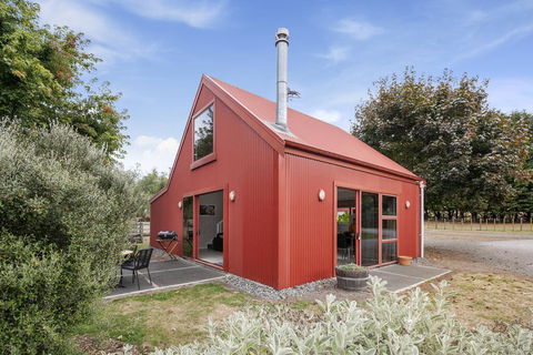 Red Barn - Kuratau Holiday Home - Accommodation New Zealand 0
