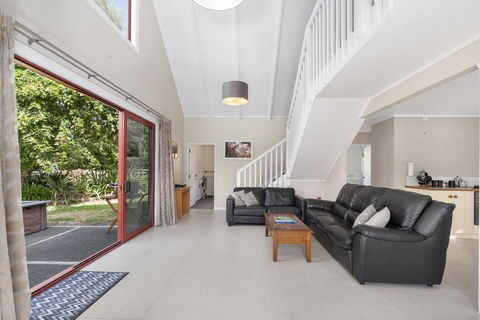 Red Barn - Kuratau Holiday Home - Accommodation New Zealand 1