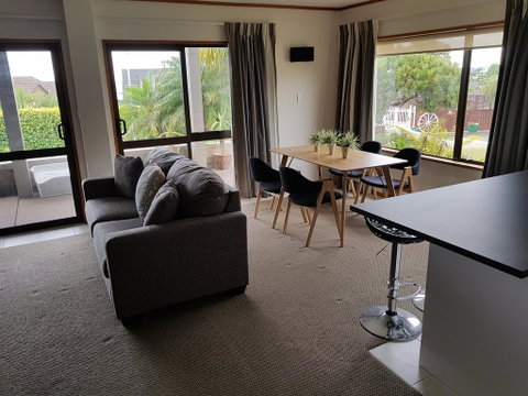 Red Rocks - Accommodation New Zealand 3