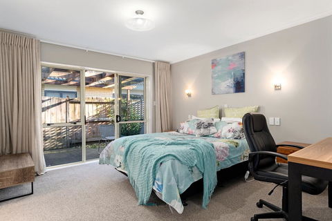 Relaxed Coastal Family House - Accommodation New Zealand 1