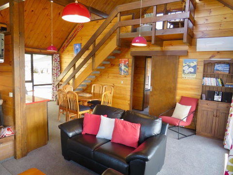 Retro Inn 2 - Accommodation New Zealand 0