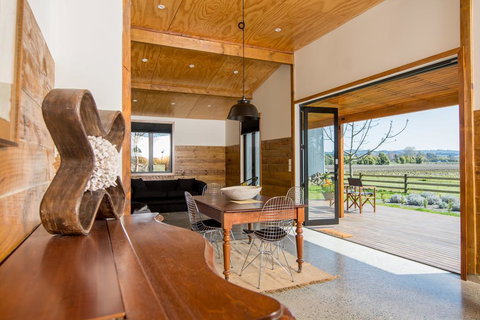 River Road Retreat - Accommodation New Zealand 3