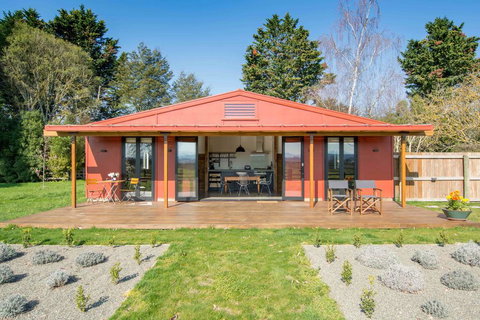 River Road Retreat - Accommodation New Zealand 0