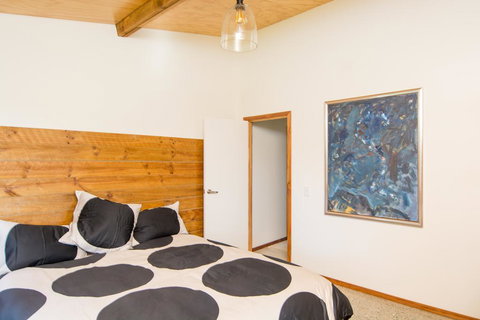 River Road Retreat - Accommodation New Zealand 2