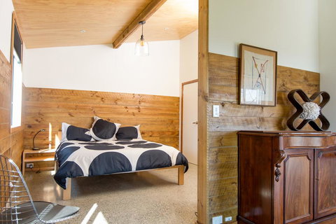 River Road Retreat - Accommodation New Zealand 1