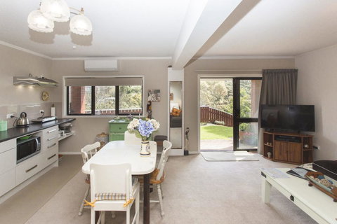 RUSTIC RETREAT ON RUSKIN - Accommodation New Zealand 0