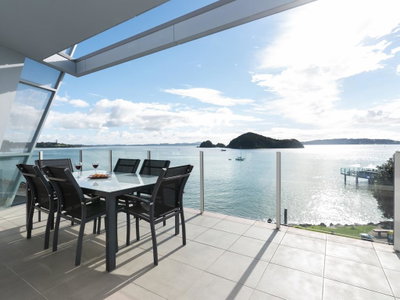 Sail Away - Waterfront Paihia Apartment