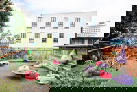 The Dwellington - Hostel