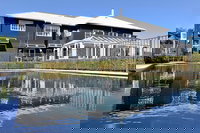 Black Swan Lakeside Boutique Hotel