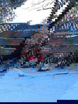 The Hobbit Motorlodge