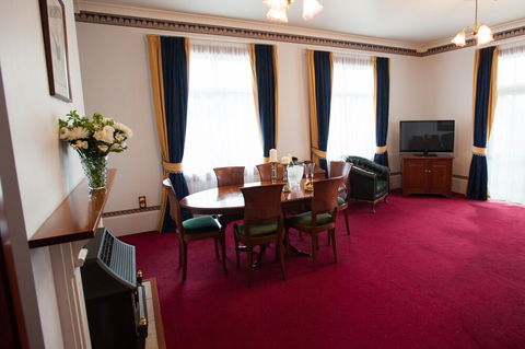 The County Hotel - Accommodation New Zealand 6