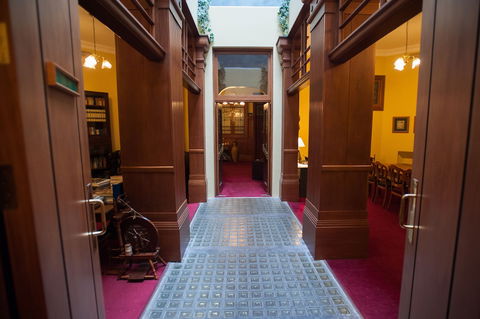 The County Hotel - Accommodation New Zealand 3