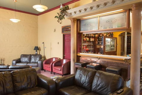 Victoria Railway Hotel - Accommodation New Zealand 3