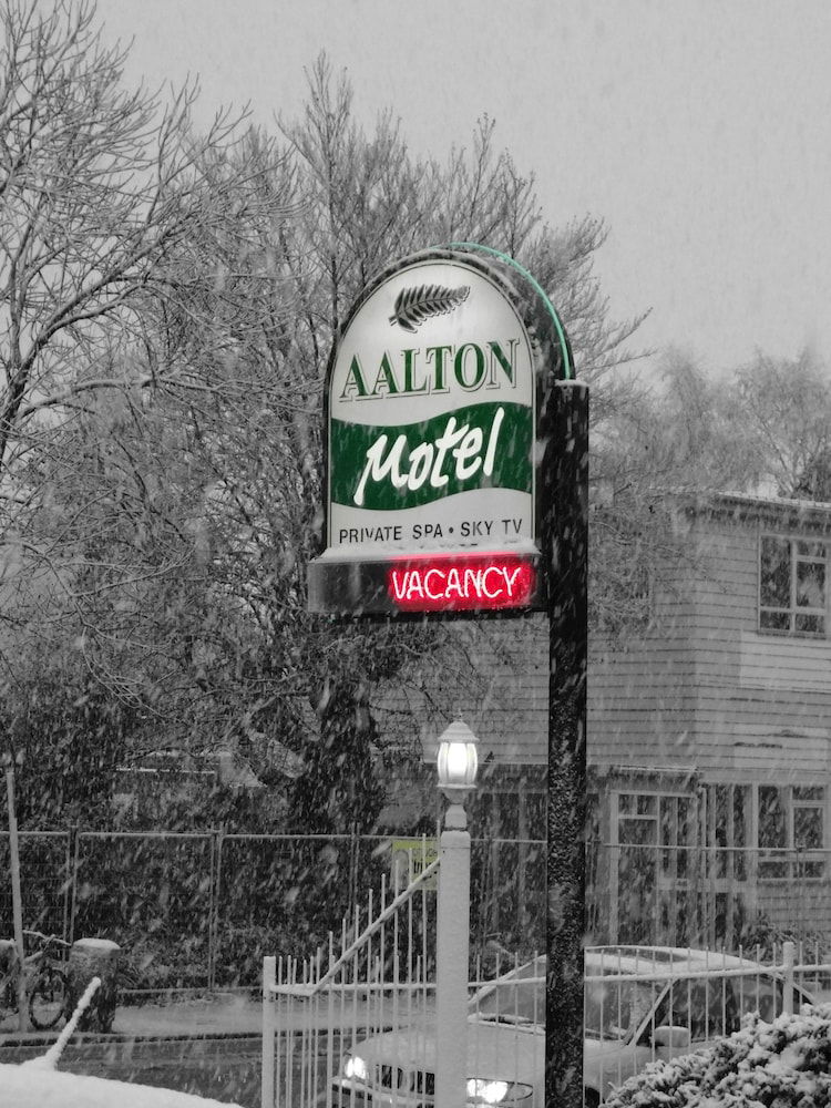 Aalton Motel