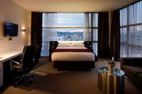Q Hotel