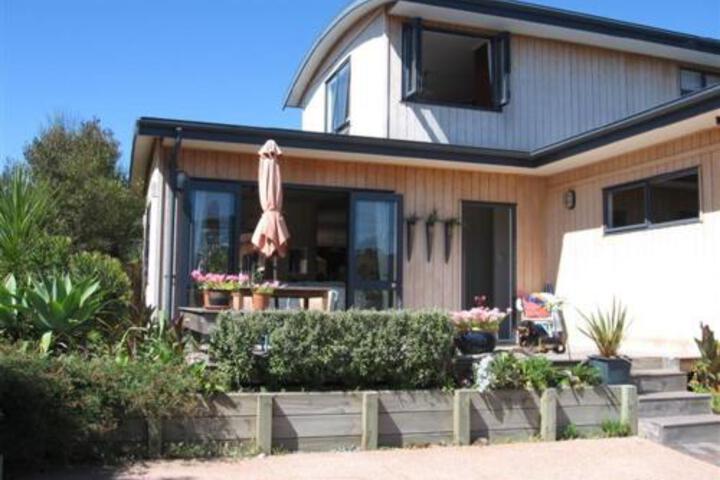 Kotuku Bed  Breakfast