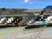 Tahuna Beach Holiday Park  Motel