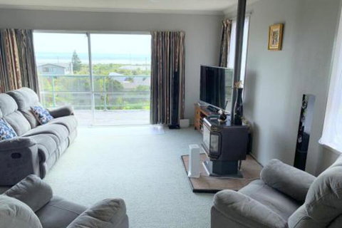 Gold Coast Nz Holiday Home - Accommodation New Zealand 7