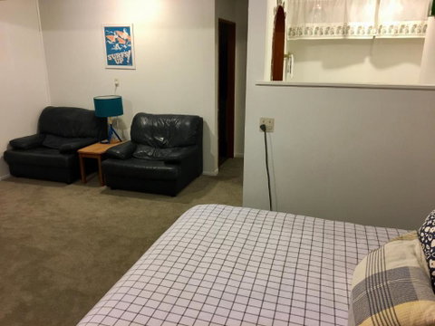 Downtown B & B - Accommodation New Zealand 6