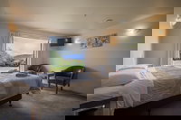 Loch Vista Lake View Villa Accommodation