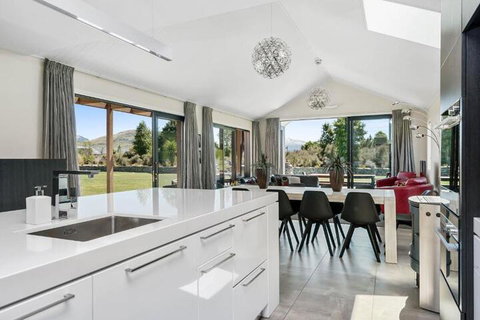 Jacks Point Rise - Accommodation New Zealand 6