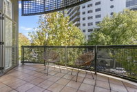 2 Bedrooms on Hobson Street with carpark - by Urban Butler