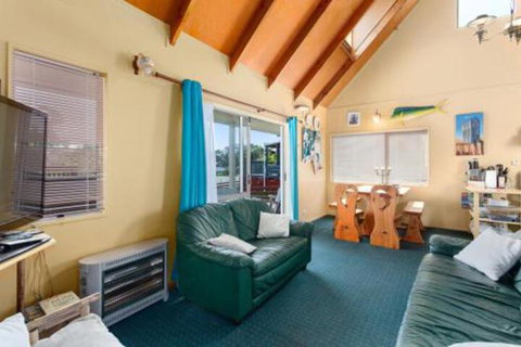 Fishing Base By The Sea - Accommodation New Zealand 4