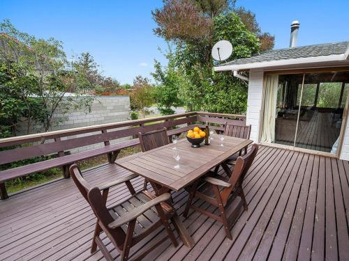 A Stones Throw Kuratau Holiday Home