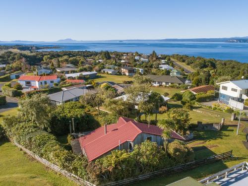 Kowhai Cottage Omori Holiday Home