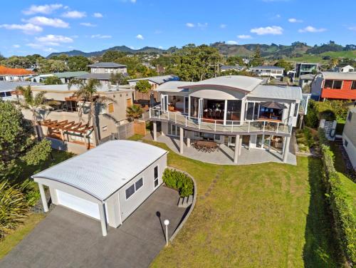 Sea Shells by The Shaw Waihi Beach Holiday Home