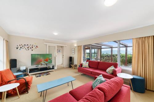 Tranquility Base Waikanae Beach Holiday Home