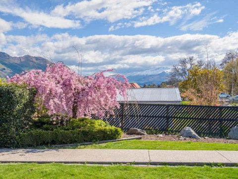 Downtown Wanaka Wanaka Holiday Home - Accommodation New Zealand 1