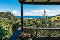 Waiheke Sea View  Spa Onetangi Holiday Home
