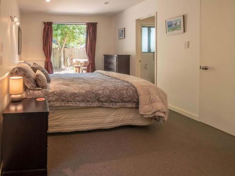 Jolie Akaroa Holiday Home - Accommodation New Zealand 1
