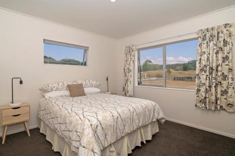 Navigation Retreat Cooks Beach Holiday Home - Accommodation New Zealand 5
