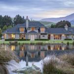 Country Manor on Domain