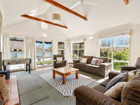 Charming on Cherry Wanaka Holiday Home