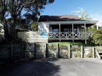 Wharepekapeka Russell Holiday Home