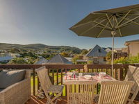 Bach on the Grove Onemana Holiday Home