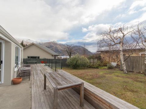 Southern Lakes Base Wanaka Holiday Home - Accommodation New Zealand 4