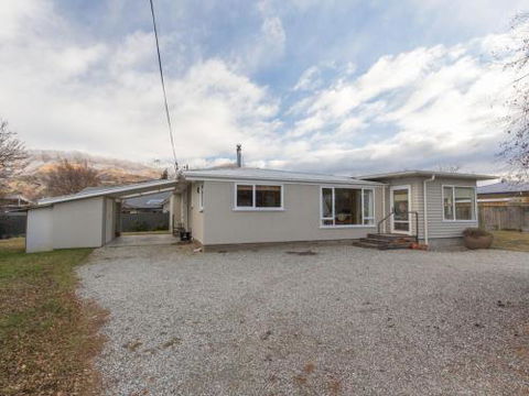 Southern Lakes Base Wanaka Holiday Home - Accommodation New Zealand 5