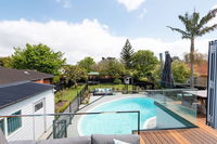 Gorgeous Family Retreat in Meadowbank With Pool