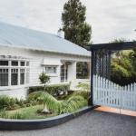 Island Villa Oneroa