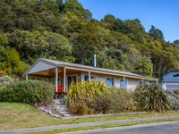 Sandy Feet Retreat Marahau Holiday Home
