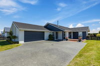 Fabulous in Wharewaka Wharewaka Holiday Home